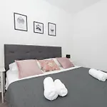 Paolo Apartment, Parking, Terrace, Netflix *