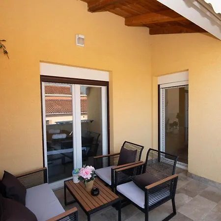 Paolo Apartment, Parking, Terrace, Netflix Zara