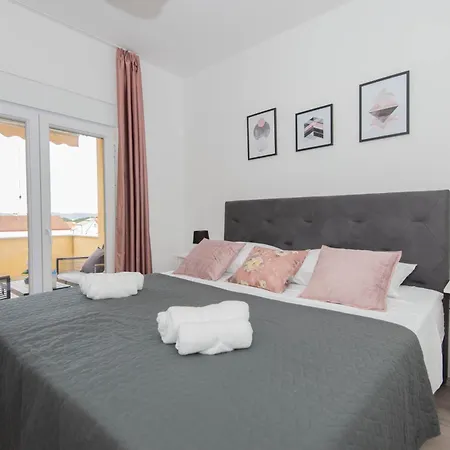Paolo Apartment, Parking, Terrace, Netflix * זאדאר