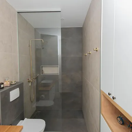 Paolo Apartment, Parking, Terrace, Netflix זאדאר