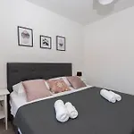 Paolo Apartment, Parking, Terrace, Netflix Apartamento