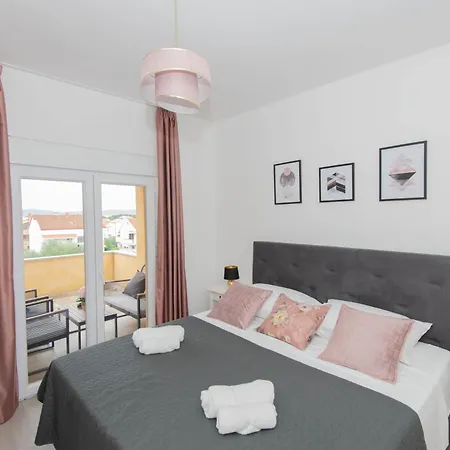 Διαμέρισμα Paolo Apartment, Parking, Terrace, Netflix *